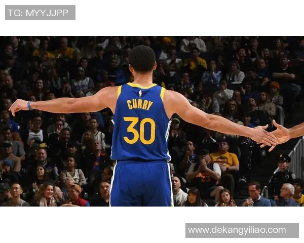 库里三分大赛决赛狂轰20球创历史纪录引发全场轰动